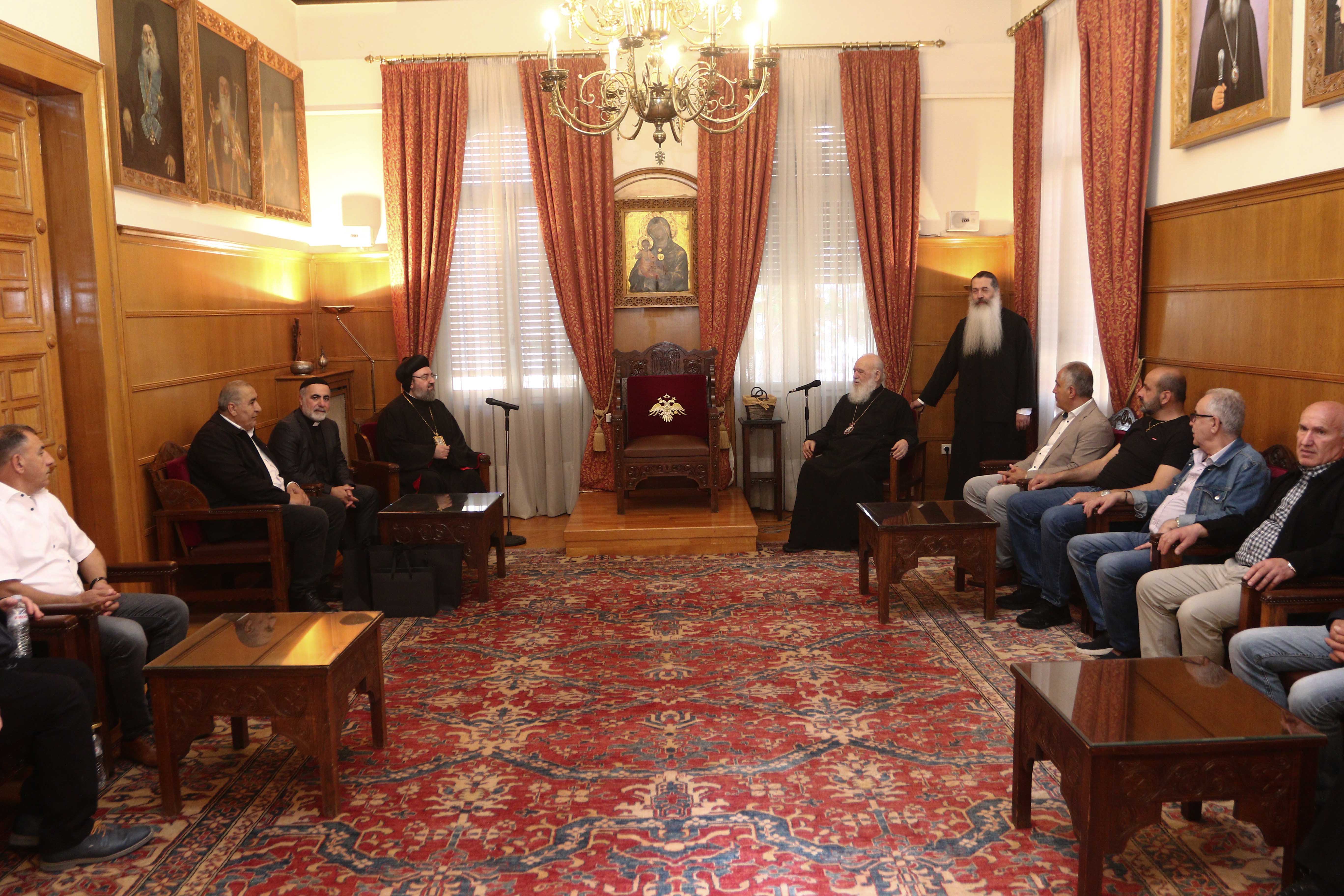 synantiseis-22042616